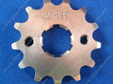 1437501329FRONT SPROCKET 26