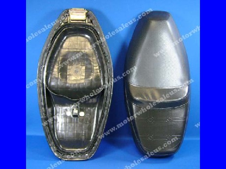 1269990166Seat11-Gator 150R