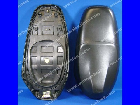 1269990192Seat13-Gator 50-150B