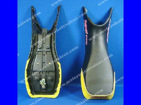 1269990205Seat15-Leopard 110