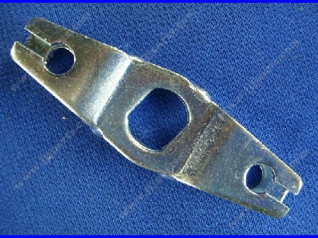 1473189689SHIFTER CABLE BRACKET 02